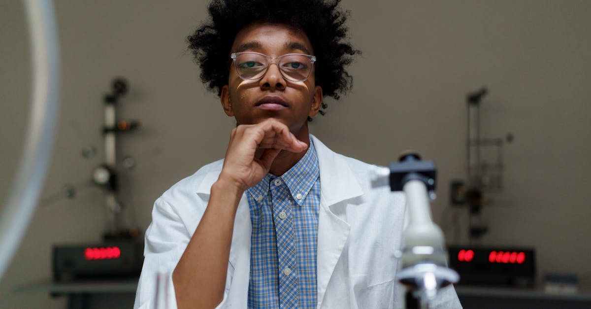 微信号白号批发：金星直播app详情下载教程